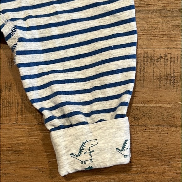 EGG NY & Carter’s Dino Bundle - Picture 10 of 11